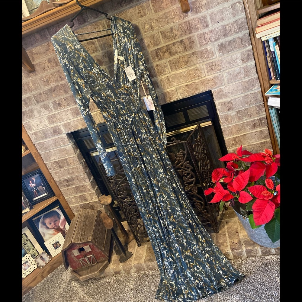 Jessica Simpson maternity maxi dress